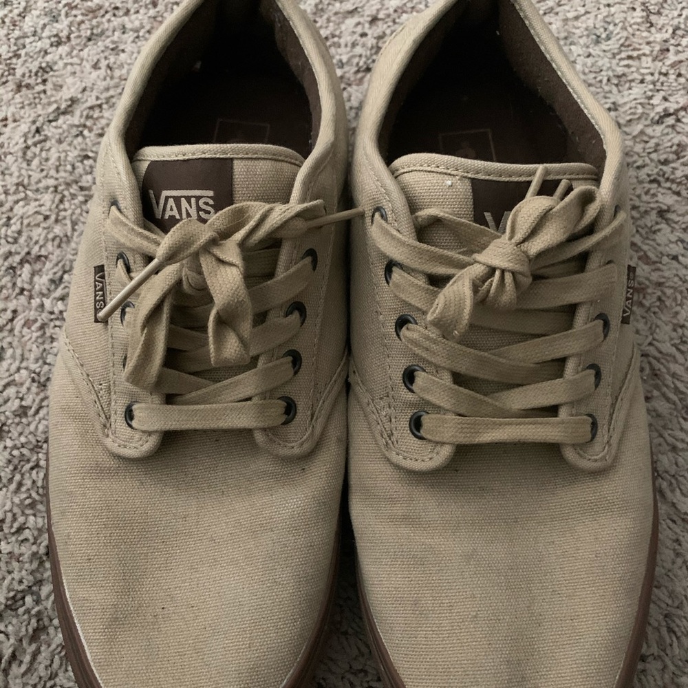 Men tan gumshoe vans size 12